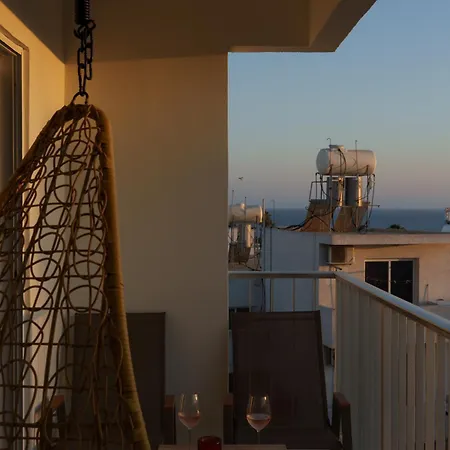 דירה Newly Renovated Seaview In *