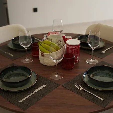 דירה Newly Renovated Seaview In
