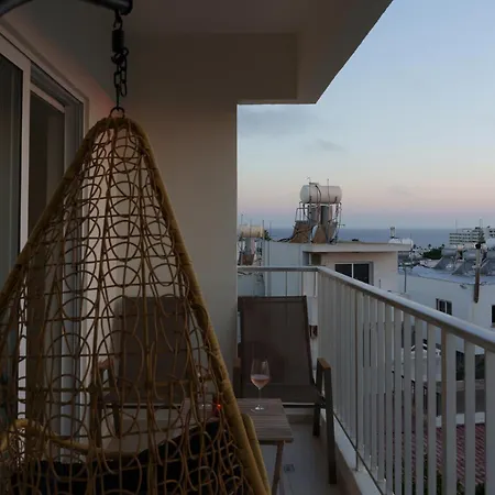 Newly Renovated Seaview In איה נאפה